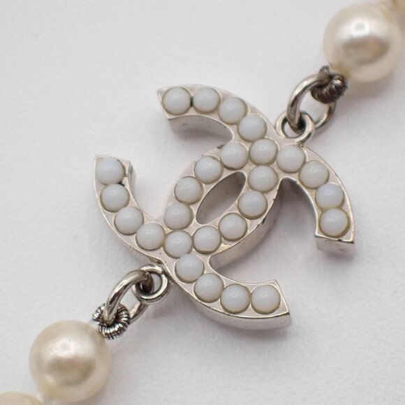 CHANEL CC Logo Imitation Pearl Chain Necklace A12 W White SHW - Picture 11 of 14